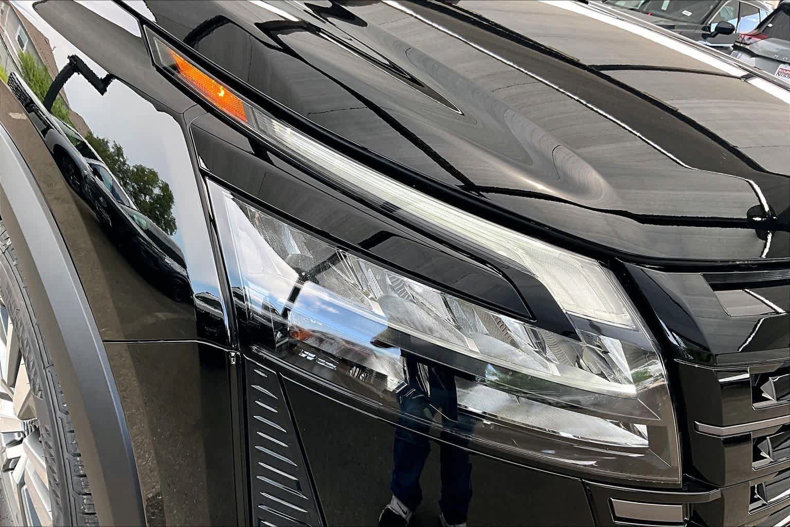 New 2026 Nissan Pathfinder SL FWD image 18