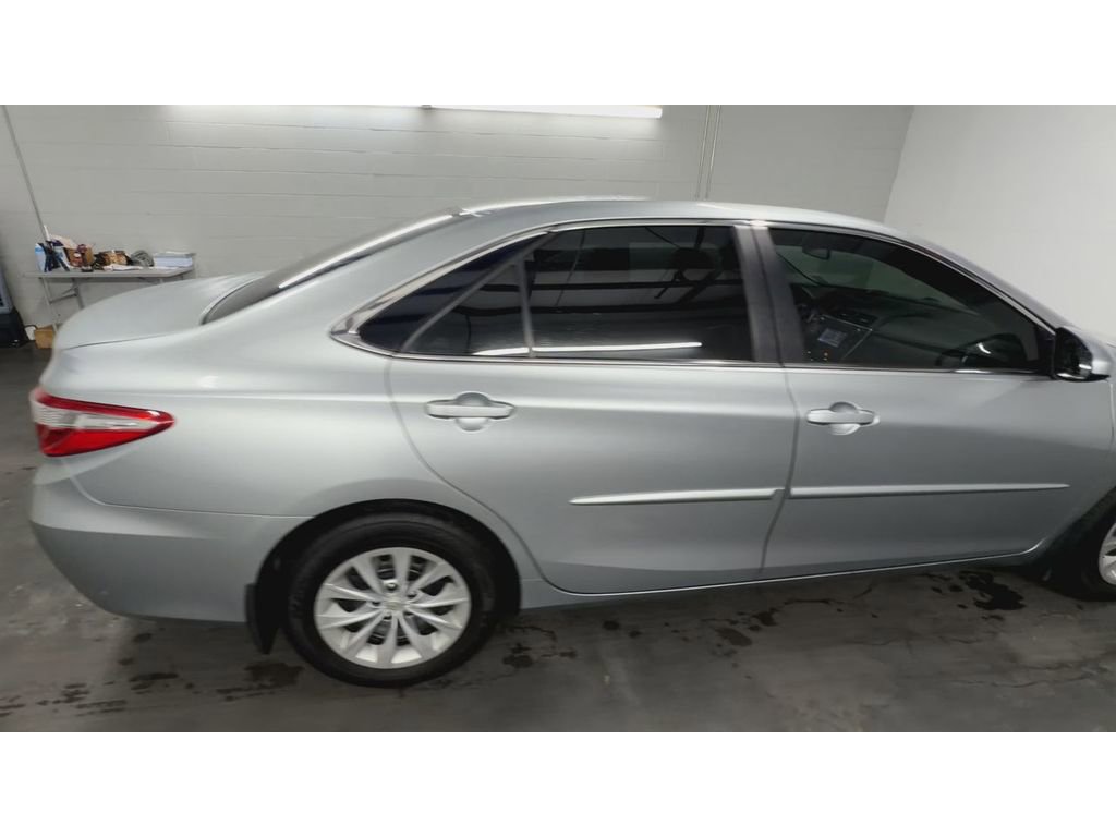 Used 2016 Toyota Camry LE image 9