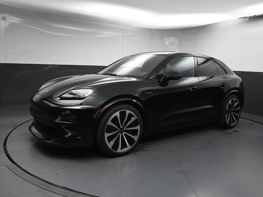 Certified 2025 Porsche Macan Turbo Electric AWD/4WD image 4