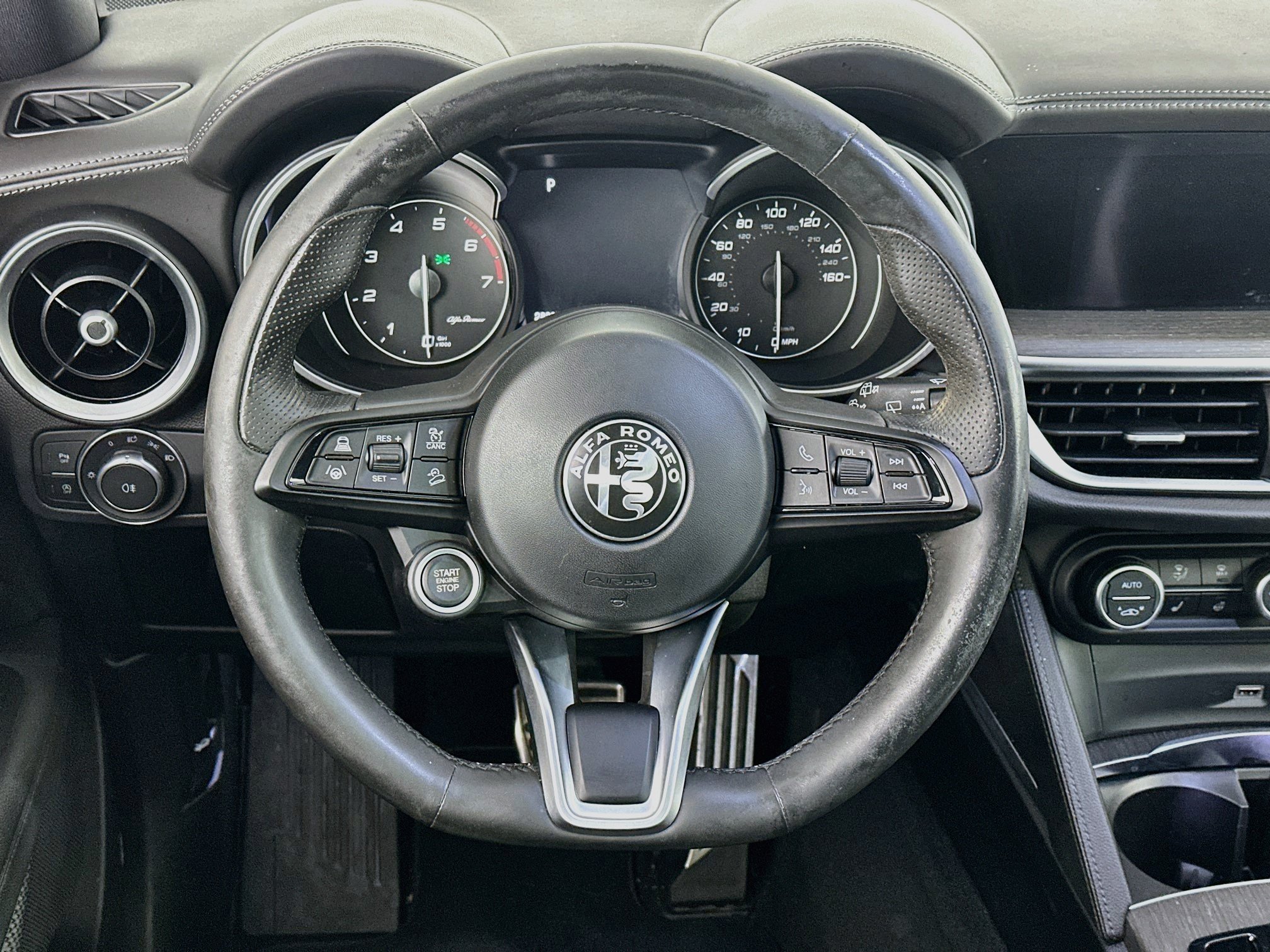 Used 2023 Alfa Romeo Stelvio Ti AWD/4WD image 18