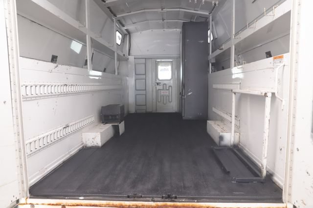 Used 2018 Chevrolet Express 4500 w/ Power Convenience Package RWD image 17