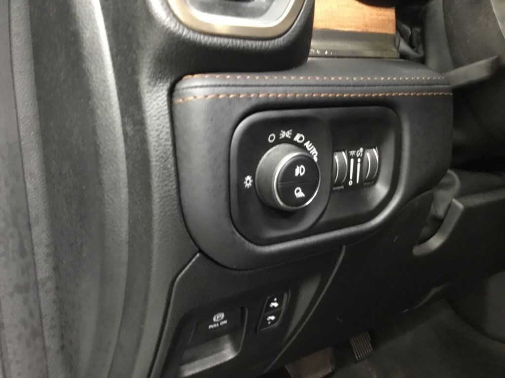 Used 2022 RAM 1500 Limited w/ Body Color Bumper Group AWD/4WD image 10