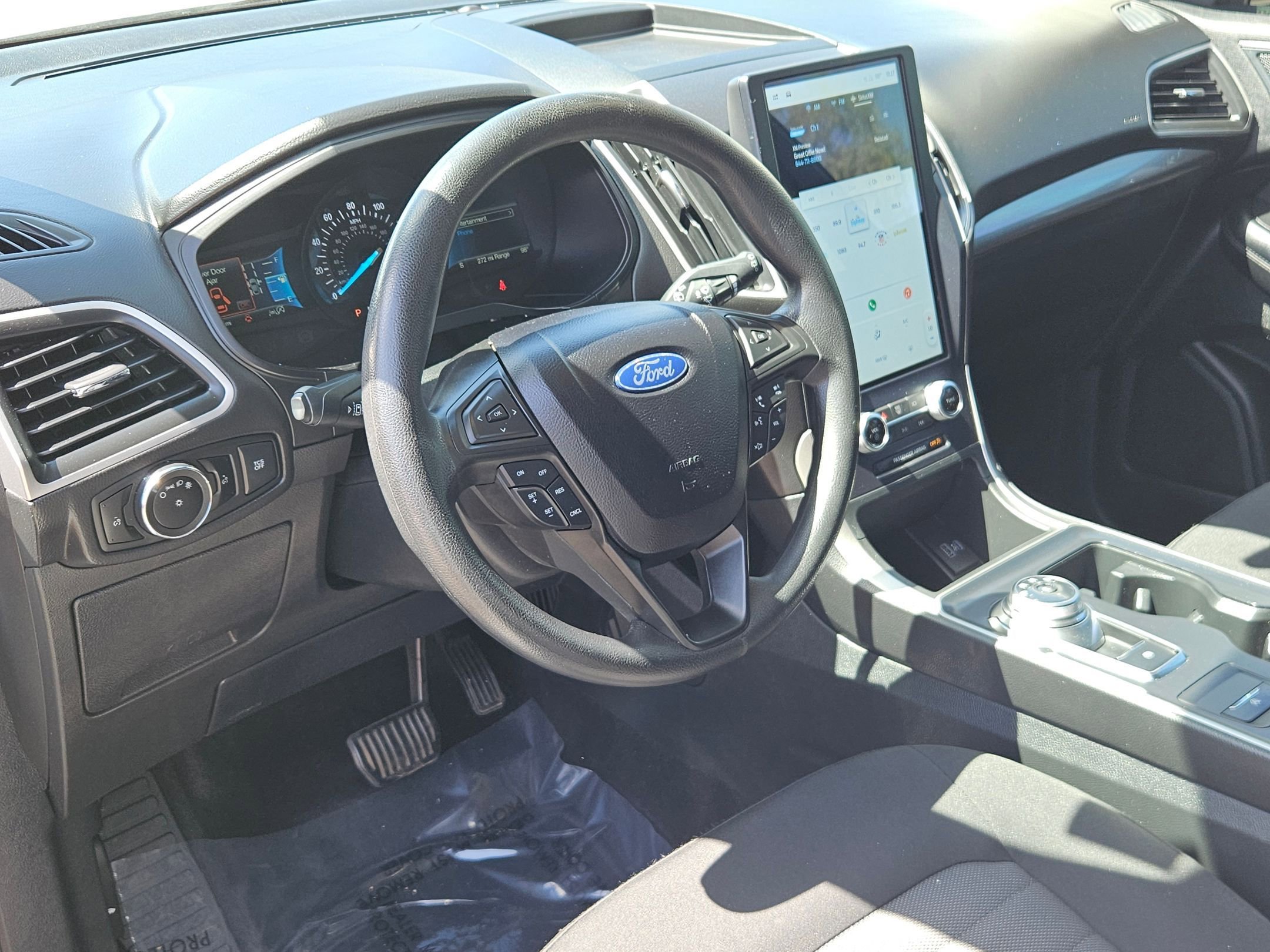 Used 2024 Ford Edge SE w/ Black Appearance Package AWD/4WD image 13
