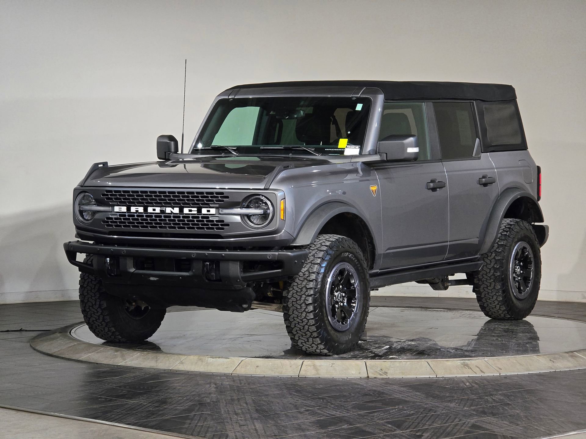 Used 2021 Ford Bronco Badlands image 6