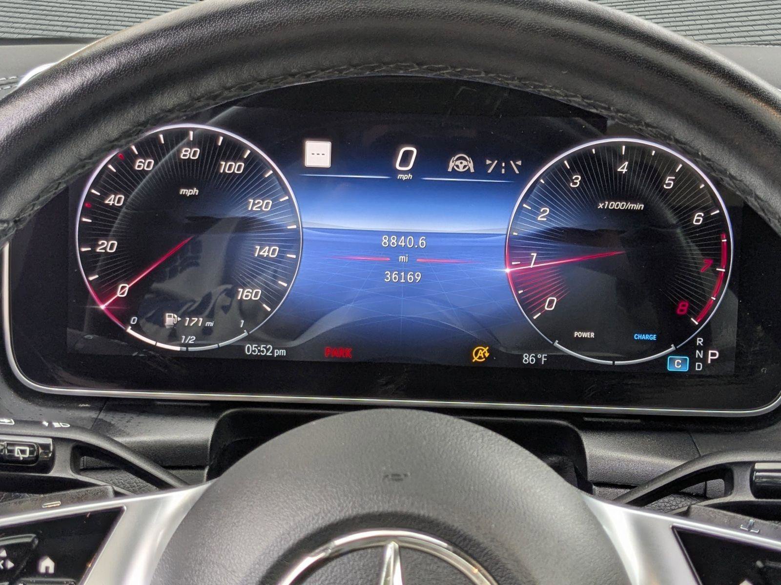 Used 2024 Mercedes-Benz GLC 300 image 11