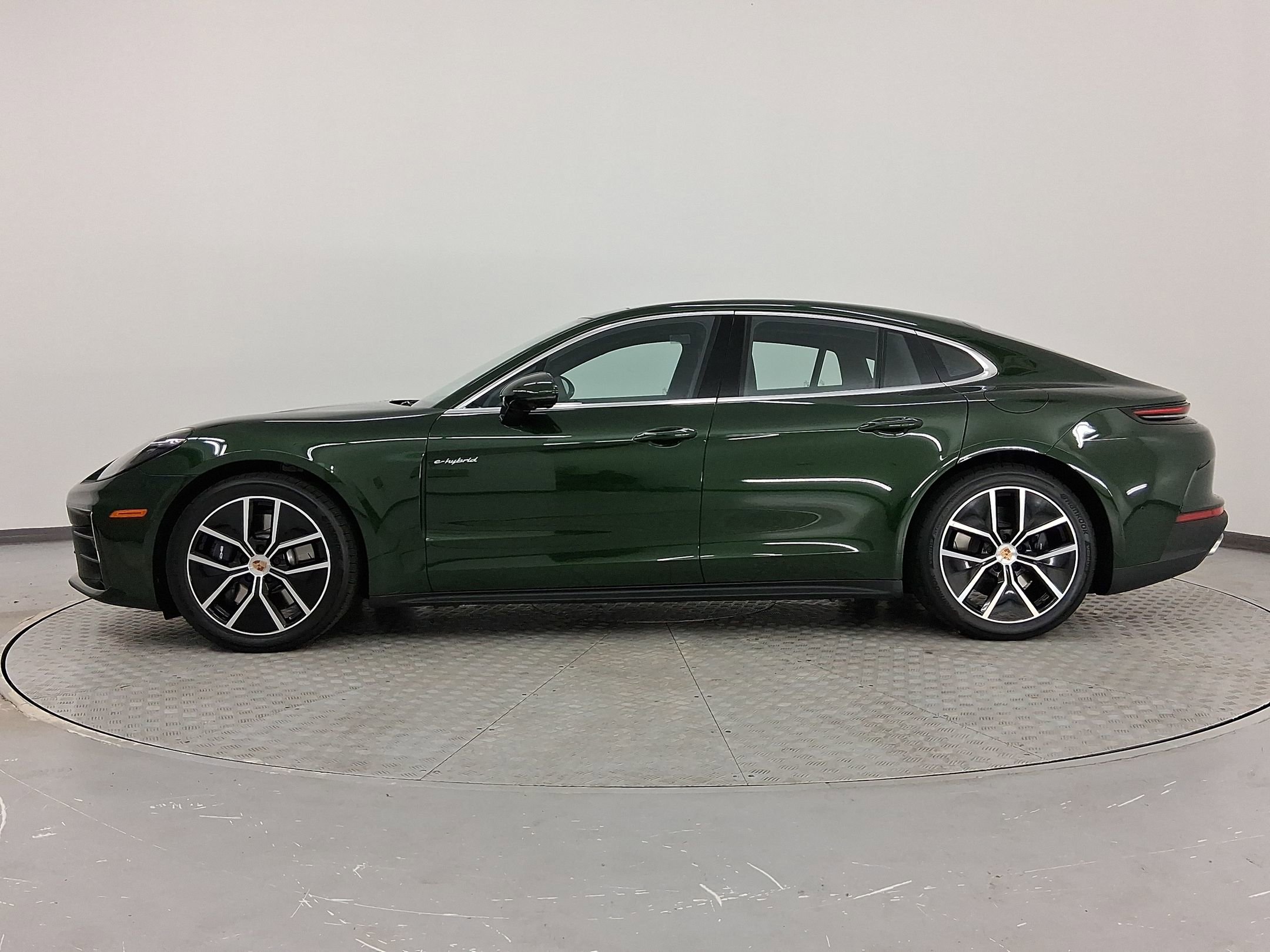 New 2026 Porsche Panamera 4 AWD/4WD image 2