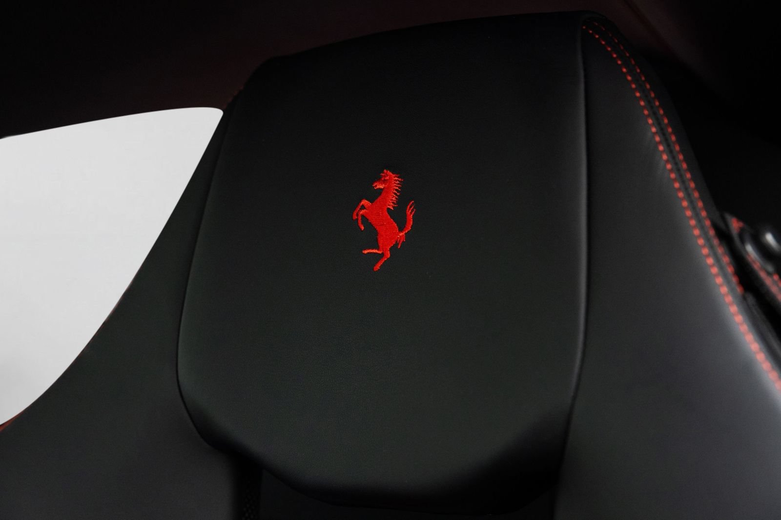 Used 2021 Ferrari F8 Tributo RWD image 34