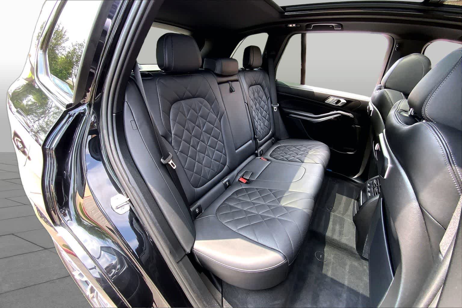 Used 2024 BMW X5 sDrive40i w/ M Sport Package RWD image 21
