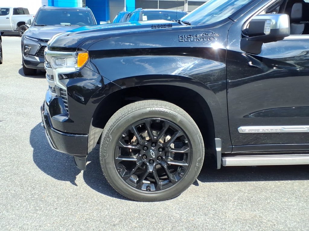 Certified 2023 Chevrolet Silverado 1500 High Country w/ Technology Package AWD/4WD image 6