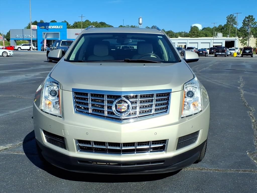 Used 2015 Cadillac SRX Luxury w/ Driver Awareness Package FWD image 2