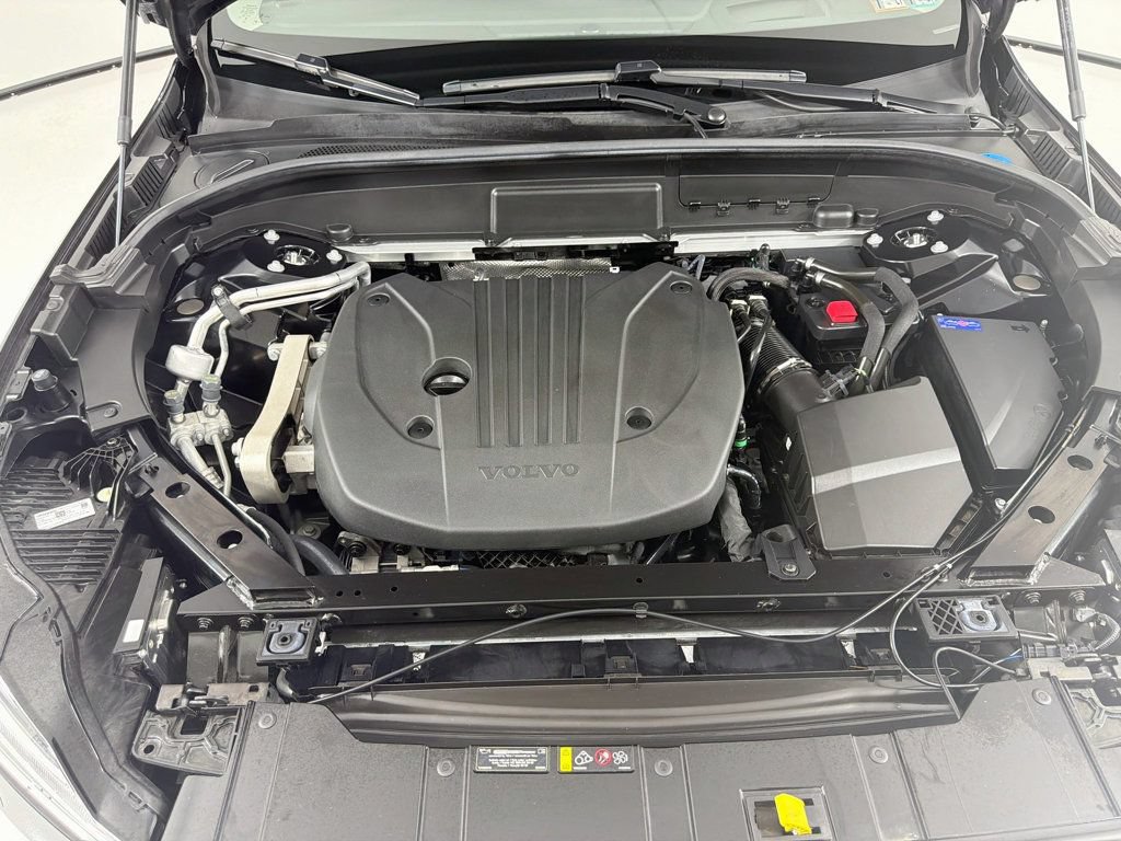 Used 2023 Volvo XC60 B5 Ultimate AWD/4WD image 32