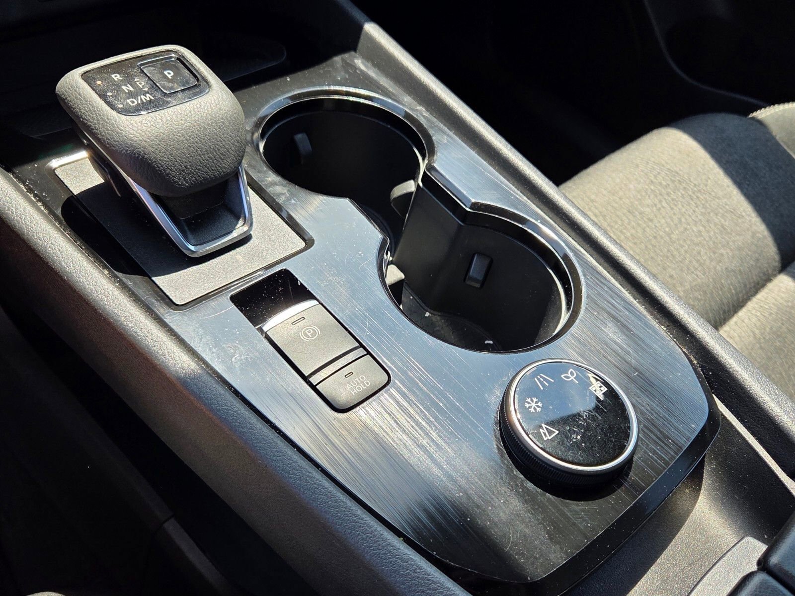 Used 2025 Nissan Rogue SV image 22