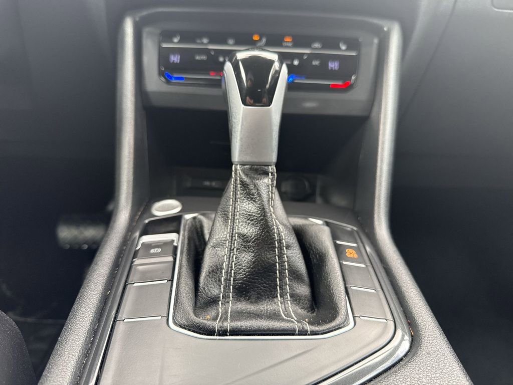 Used 2024 Volkswagen Tiguan SE image 20