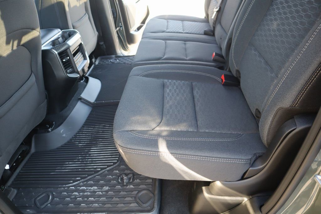 New 2026 RAM 1500 4x4 Crew Cab image 13