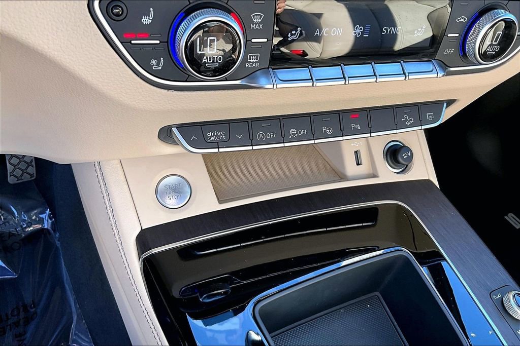 Used 2023 Audi Q5 2.0T Prestige w/ Prestige Package image 29