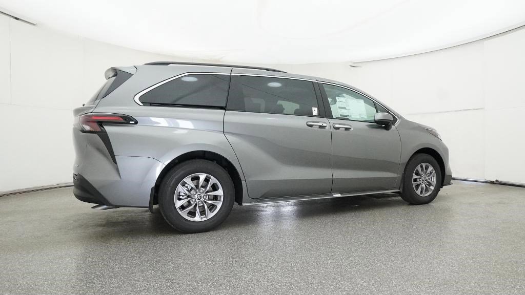 New 2026 Toyota Sienna XLE image 23