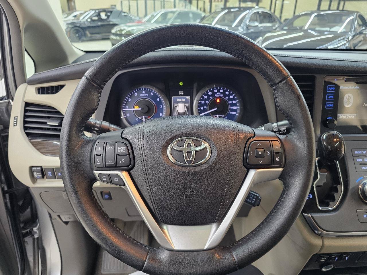 Used 2015 Toyota Sienna XLE w/ XLE Navigation Package FWD image 29