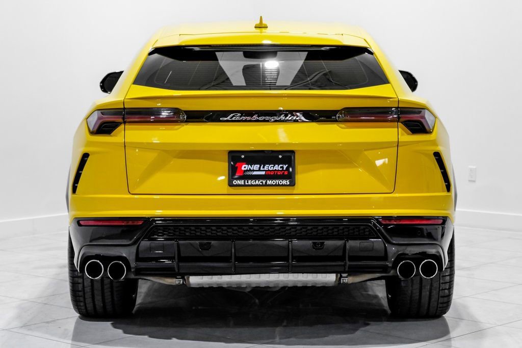 Used 2022 Lamborghini Urus image 9