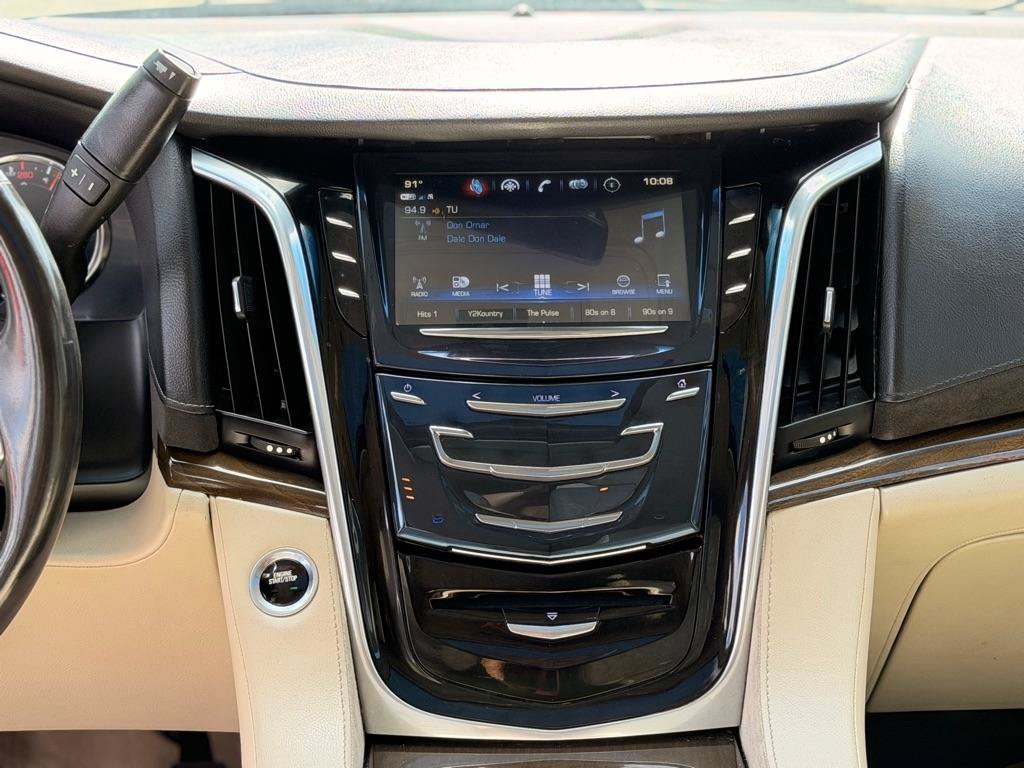 Used 2020 Cadillac Escalade ESV Luxury w/ Escalade Sport Edition AWD/4WD image 18