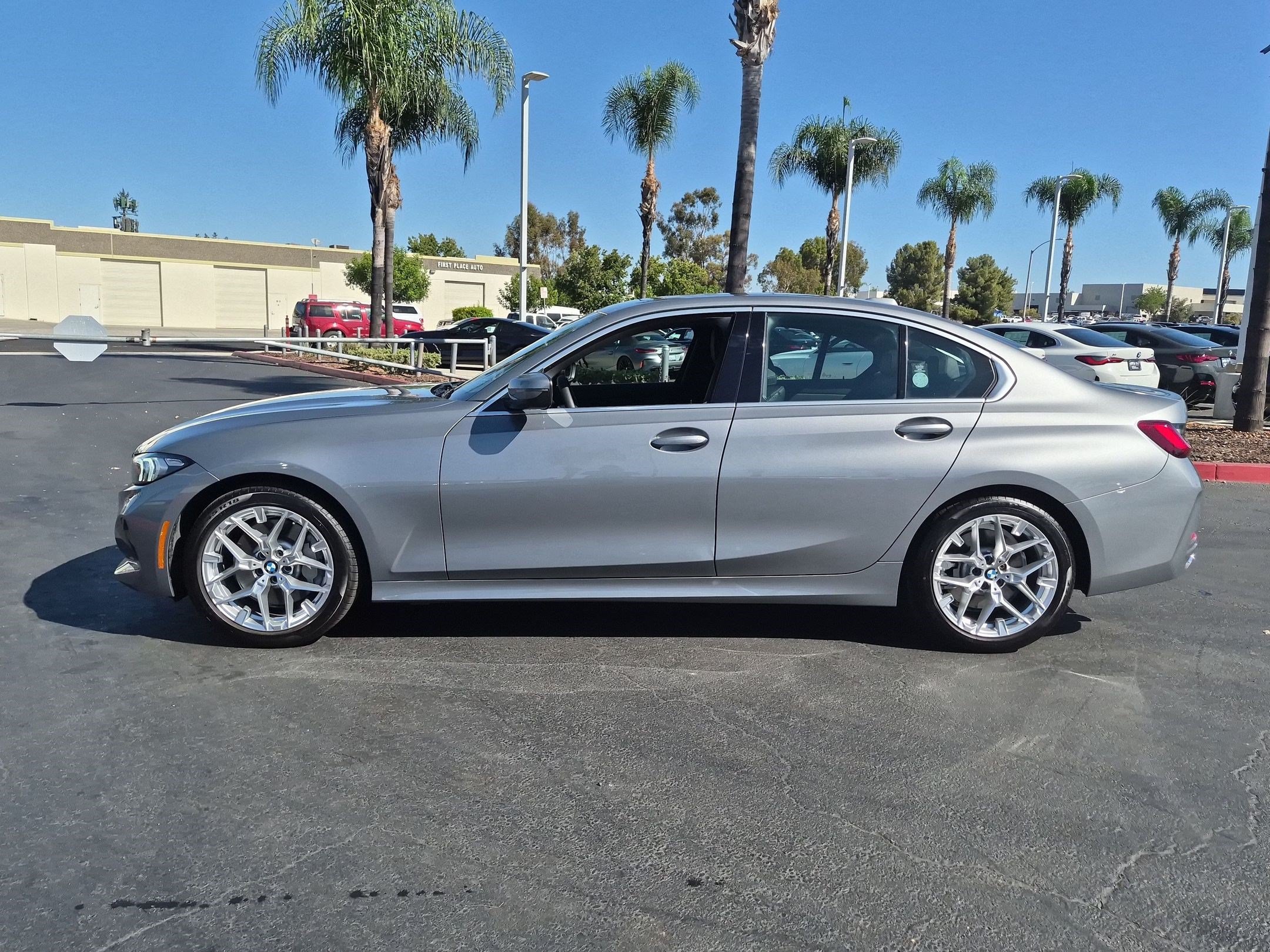 Used 2026 BMW 330i Sedan w/ Premium Package RWD image 7
