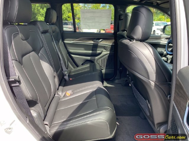 New 2026 Jeep Grand Cherokee Limited w/ Limited Altitude Package AWD/4WD image 8