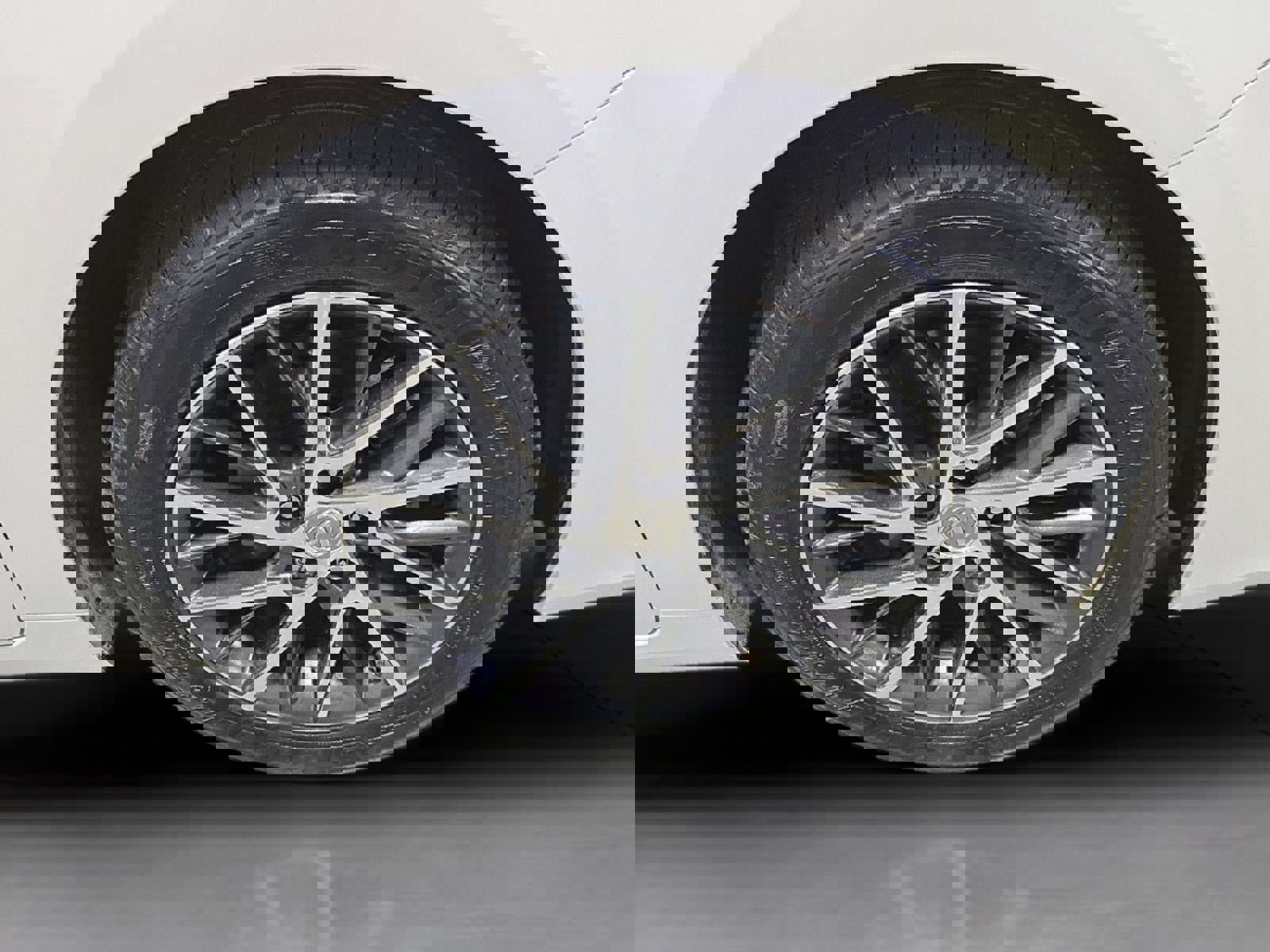 Used 2016 Lexus ES 350 w/ Luxury Package w/Wood Trim image 29