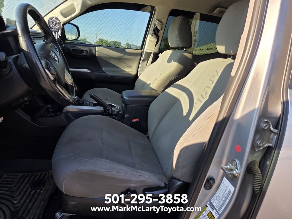Used 2018 Toyota Tacoma SR5 AWD/4WD image 6