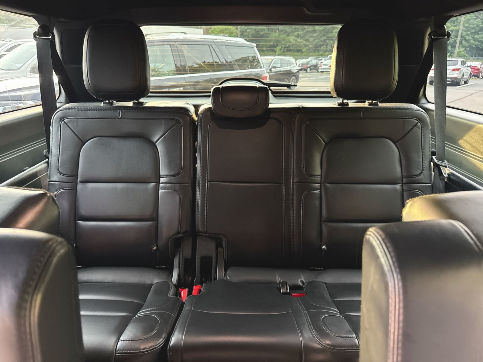 Used 2022 Lincoln Navigator L Reserve AWD/4WD image 3