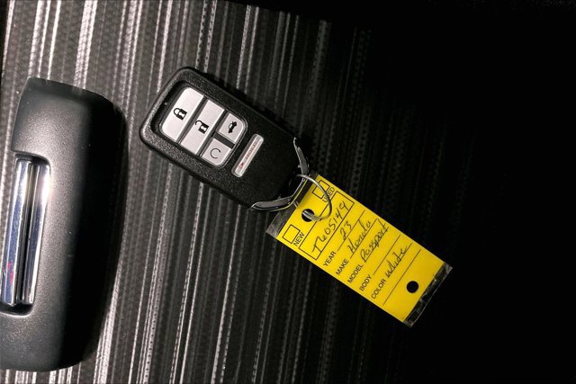Used 2023 Honda Passport EX-L image 11