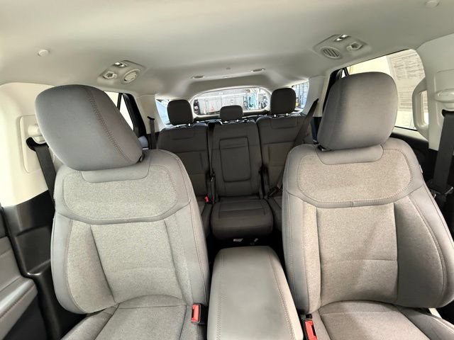 Used 2025 Ford Explorer Active AWD/4WD image 32