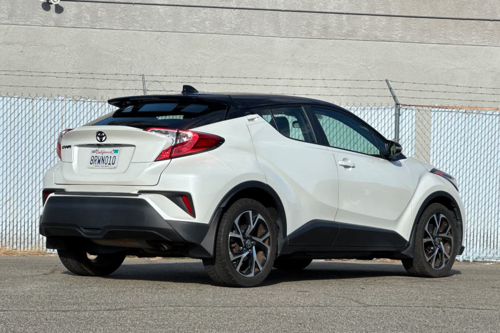 Used 2020 Toyota C-HR XLE FWD image 3
