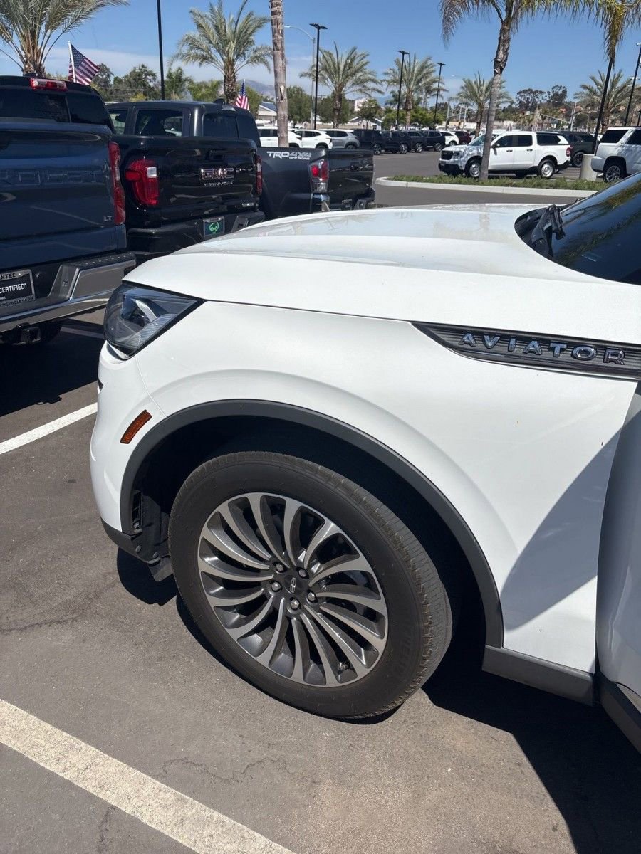 Used 2024 Lincoln Aviator Reserve AWD/4WD image 4