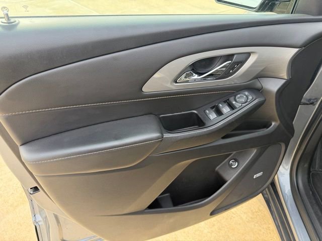 Used 2020 Chevrolet Traverse LT w/ LT Premium Package image 13