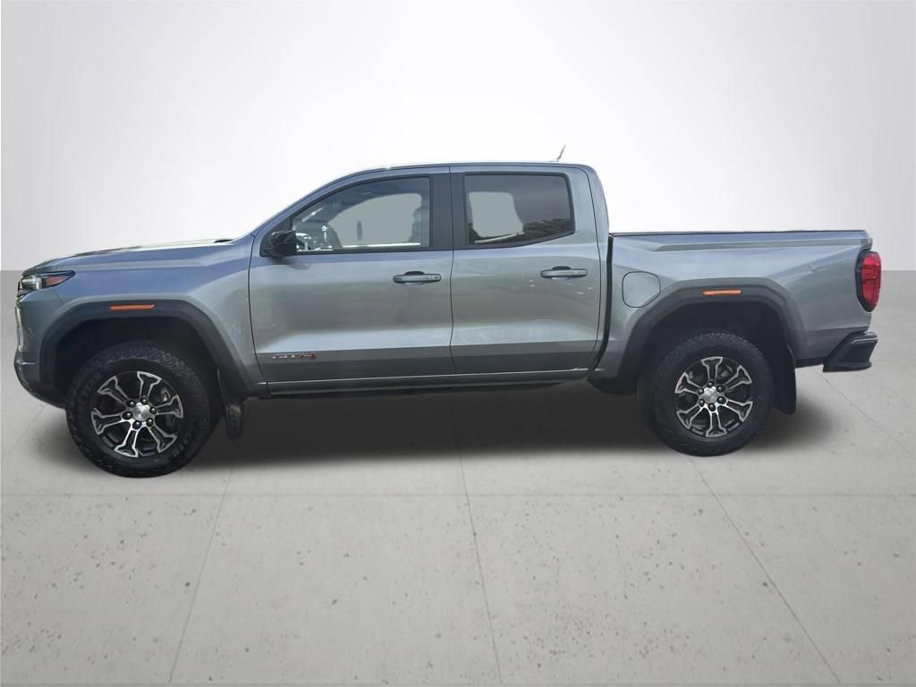 Used 2024 GMC Canyon AT4 w/ Technology Package AWD/4WD image 9