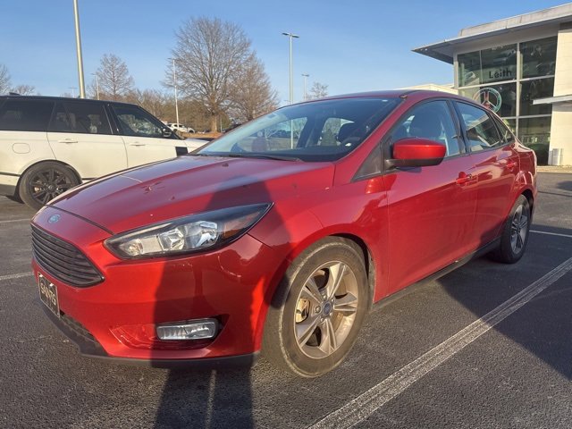 Used 2018 Ford Focus SE w/ SE Appearance Package image 10