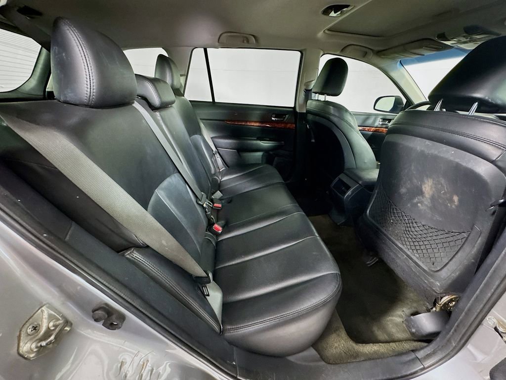 Used 2011 Subaru Outback 2.5i Limited image 32
