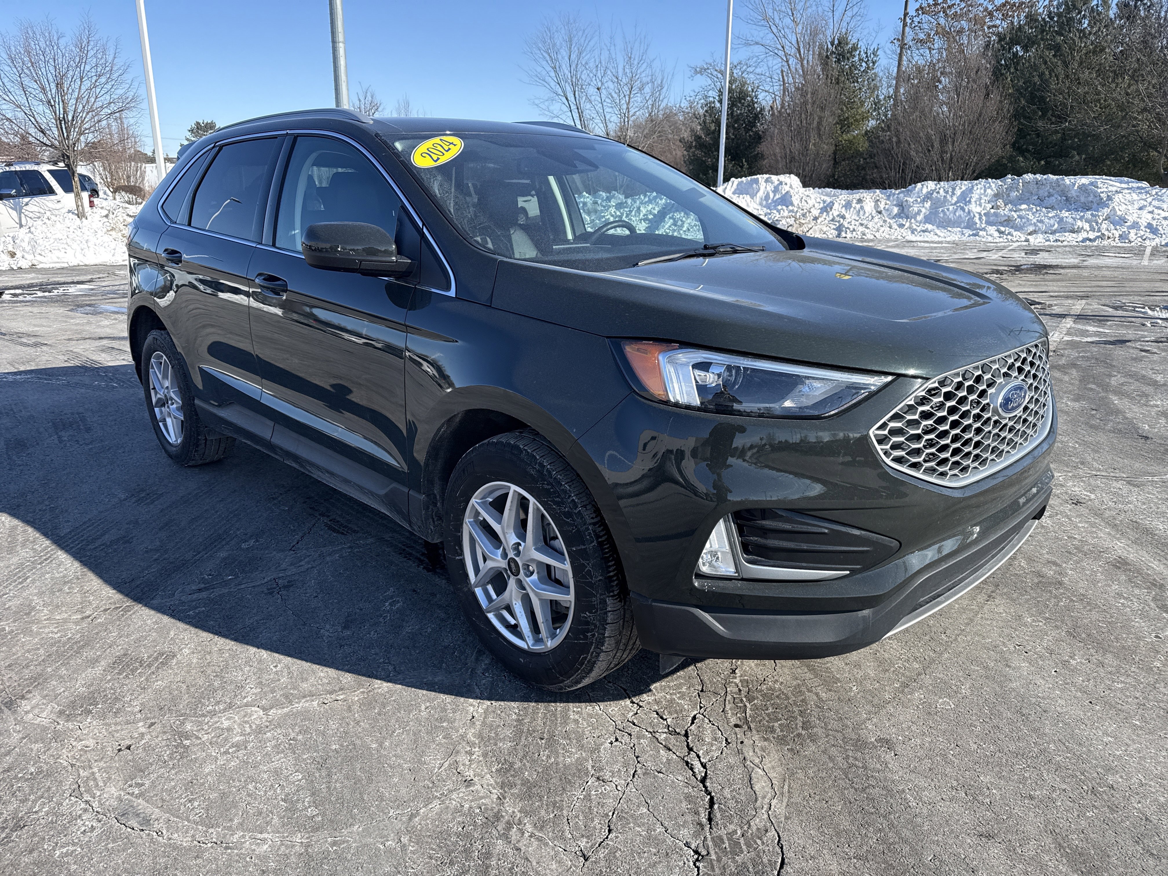 Used 2024 Ford Edge SEL w/ Convenience Package image 11