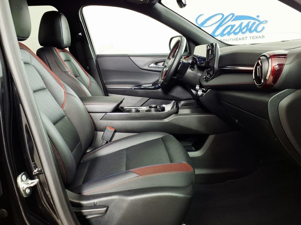 Used 2026 Chevrolet Equinox RS w/ Safety and Technology Package FWD image 11