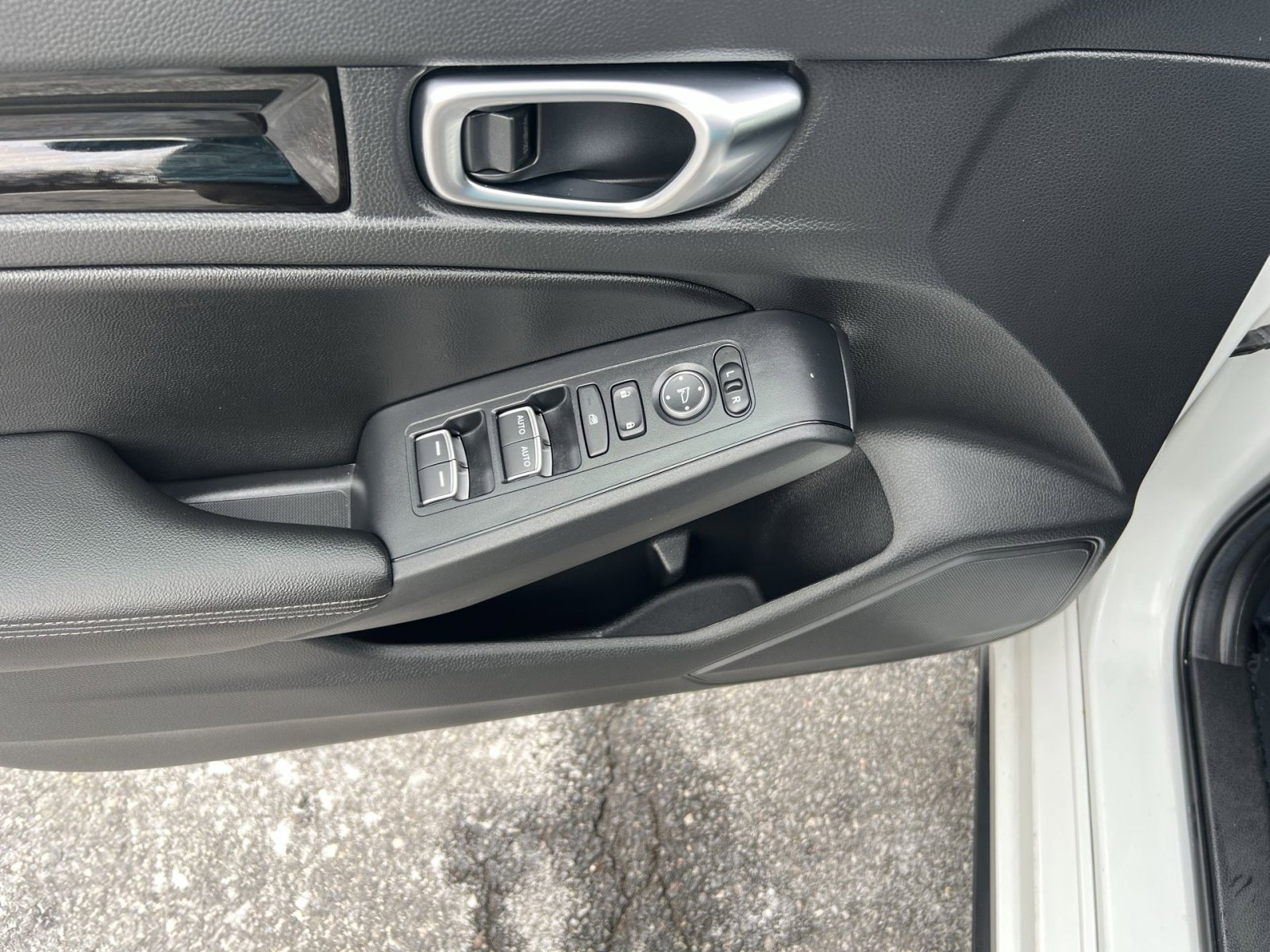 Used 2024 Honda Civic EX-L image 15