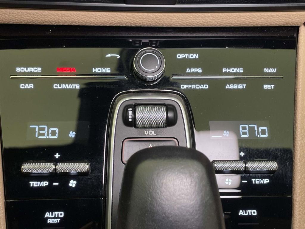 Certified 2023 Porsche Cayenne image 33