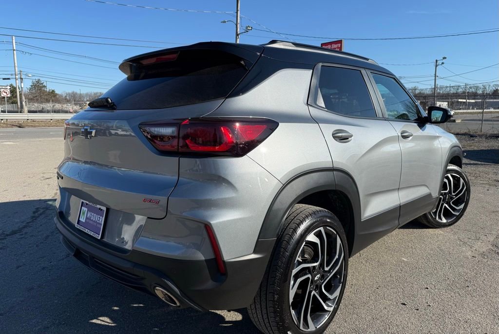 Used 2025 Chevrolet TrailBlazer RS w/ Convenience Package image 3