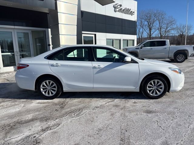 Used 2017 Toyota Camry LE image 8