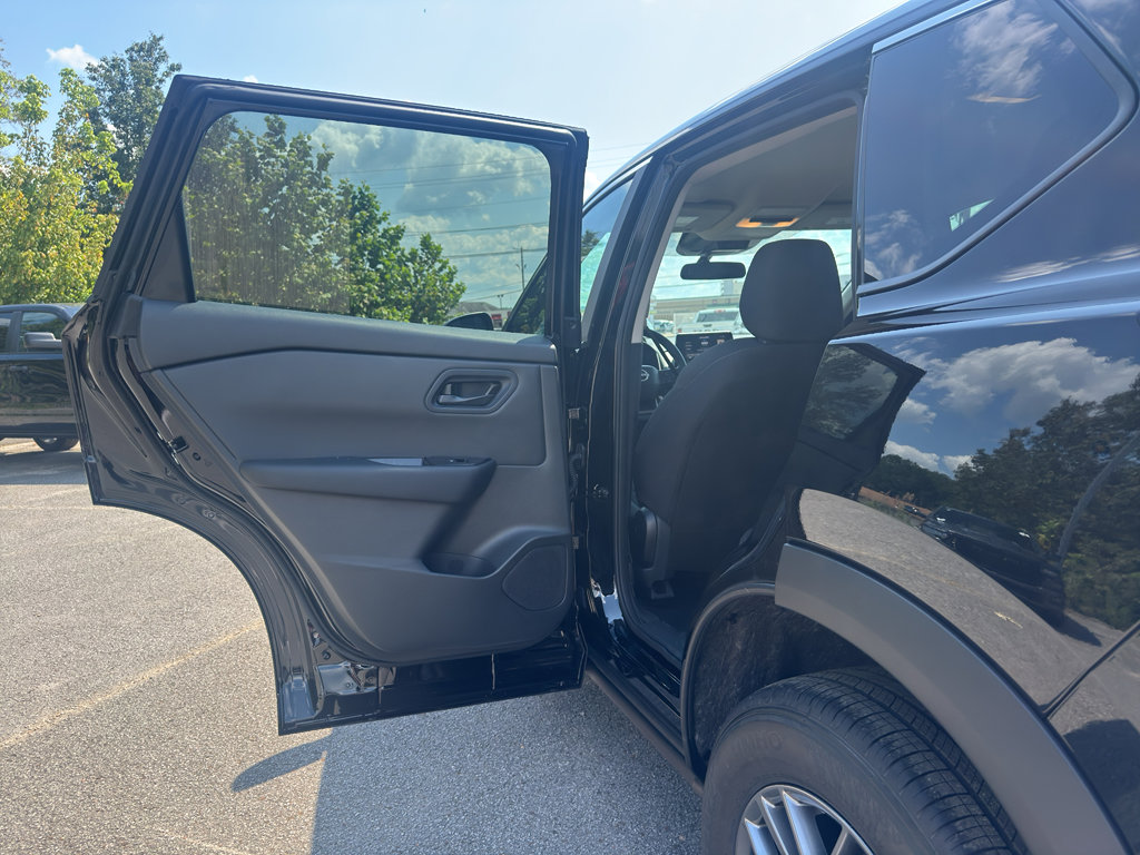 New 2026 Nissan Rogue S image 19