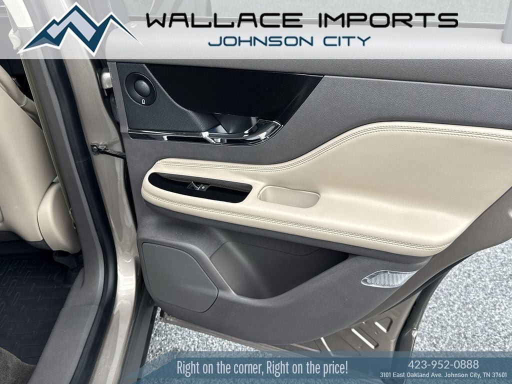 Used 2021 Lincoln Corsair Reserve w/ Elements Package AWD/4WD image 39