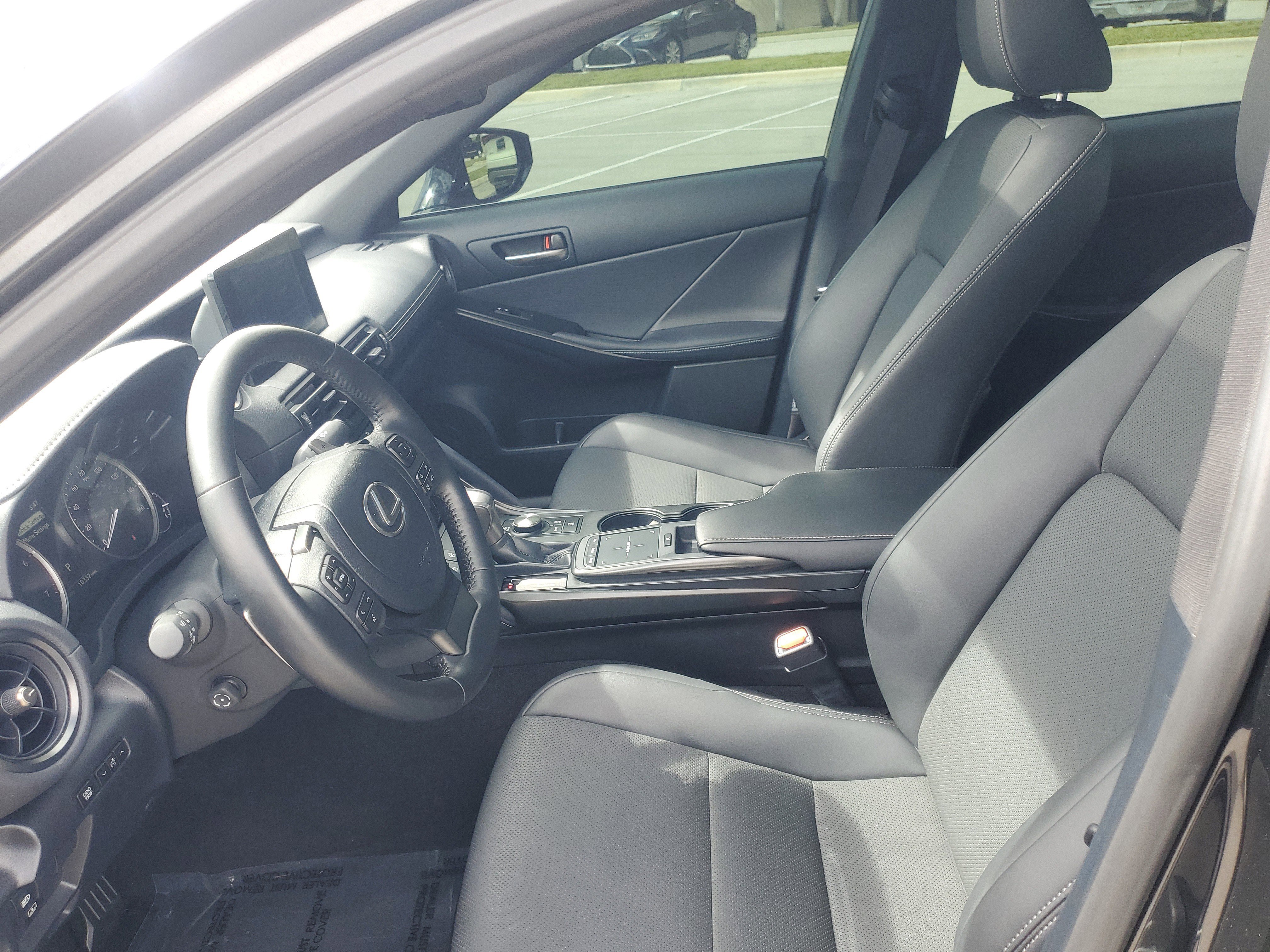Used 2025 Lexus IS 300 w/ Premium Package RWD image 18