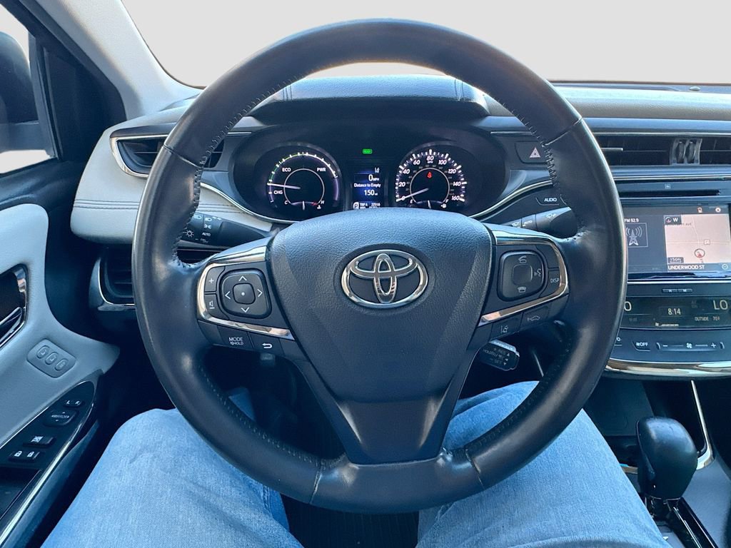 Used 2018 Toyota Avalon Limited image 14