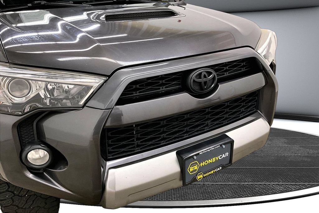 Used 2018 Toyota 4Runner TRD Off-Road AWD/4WD image 31