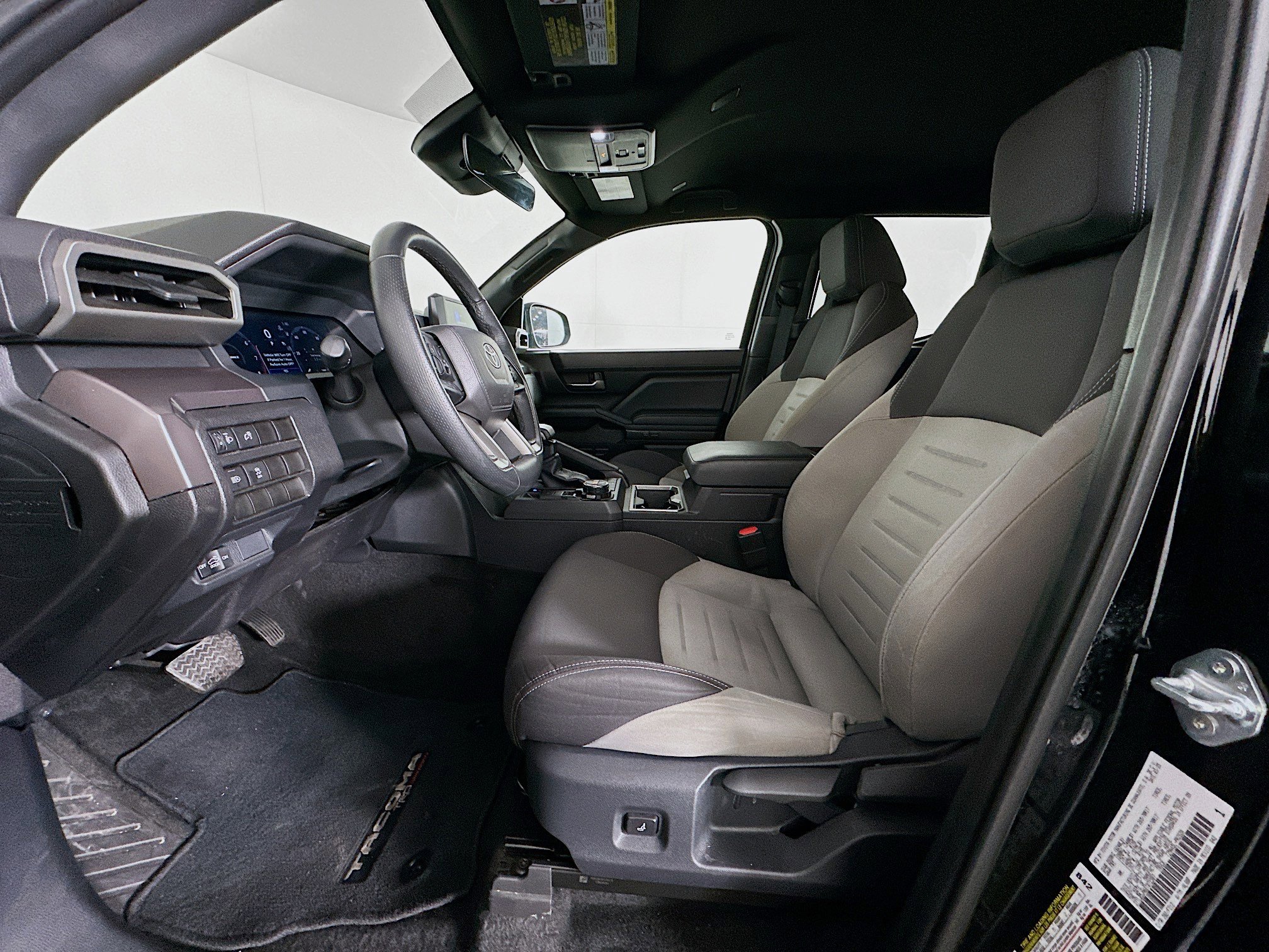 Used 2025 Toyota Tacoma TRD Off-Road image 13