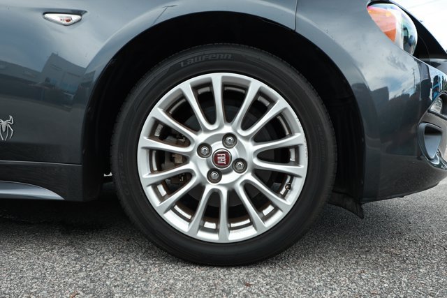 Used 2017 FIAT 124 Spider Classica RWD image 5