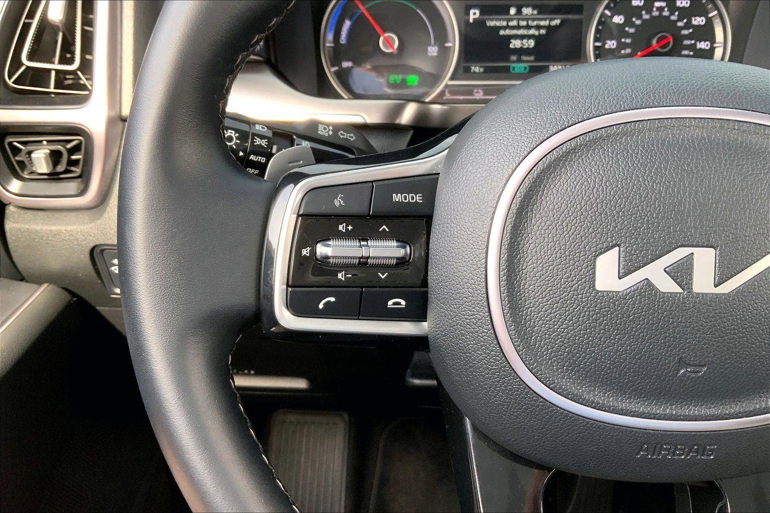 Used 2024 Kia Sorento EX w/ Panoramic Sunroof Package image 16